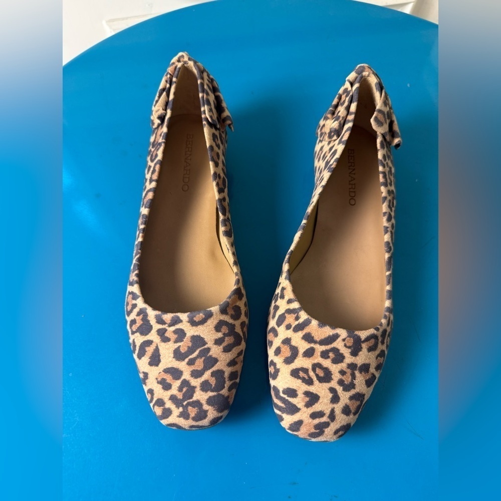 NWT Bernardo Brown and Black Leopard Print Flats SZ 6